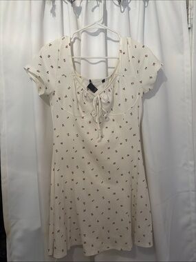 Forever 21 Cream Floral Tie-Front Mini Dress